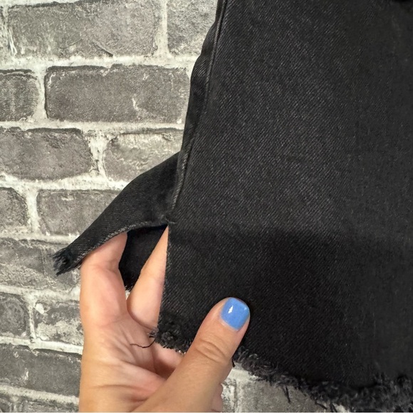 NWT Abercrombie & Fitch The Mom Short High Rise black Jean cut off curve love - Picture 5 of 10